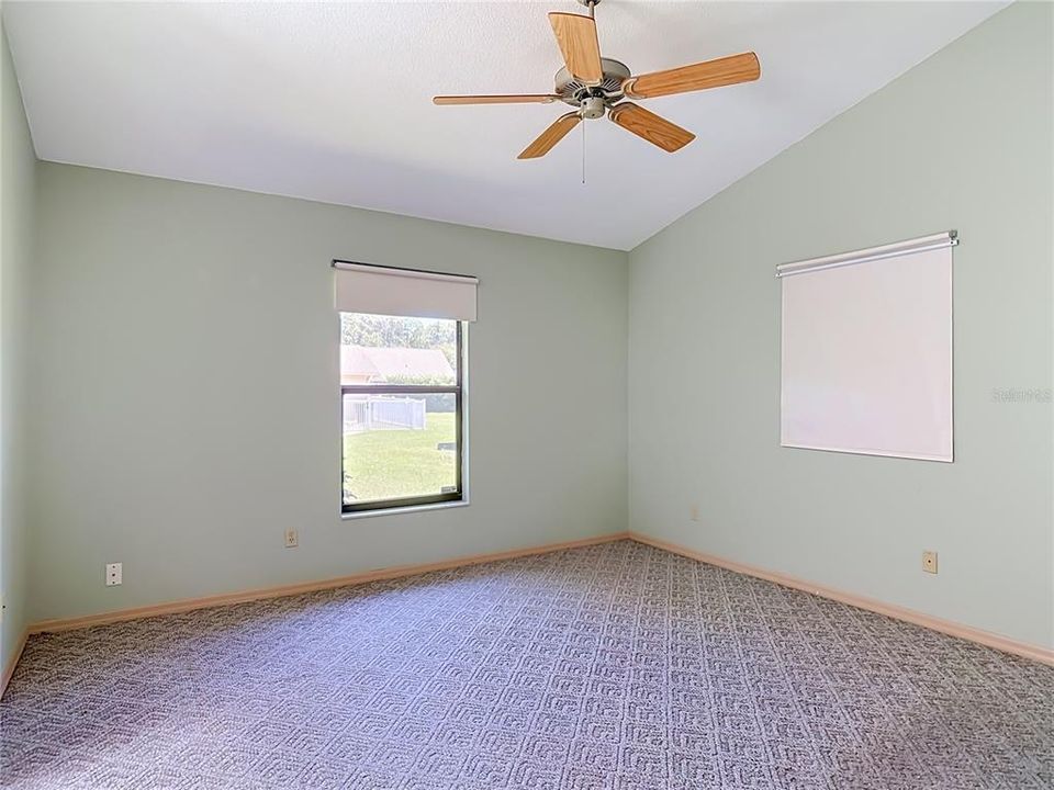 Activo con contrato: $229,000 (2 camas, 2 baños, 1239 Pies cuadrados)