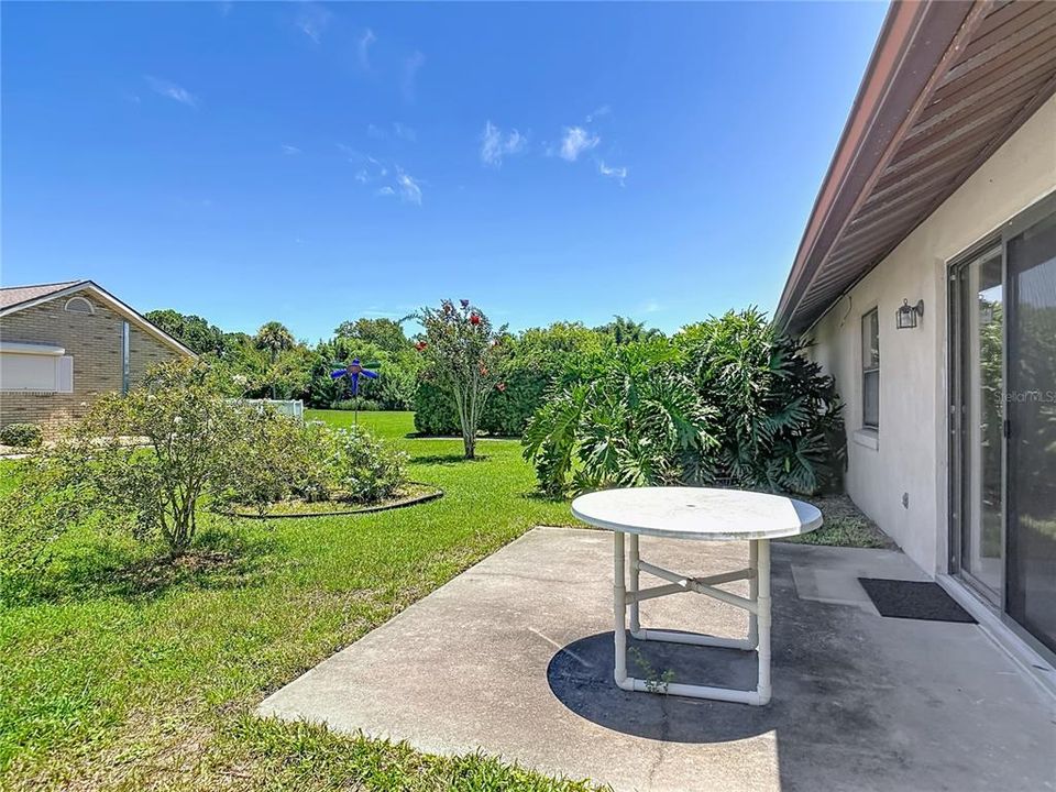Activo con contrato: $229,000 (2 camas, 2 baños, 1239 Pies cuadrados)