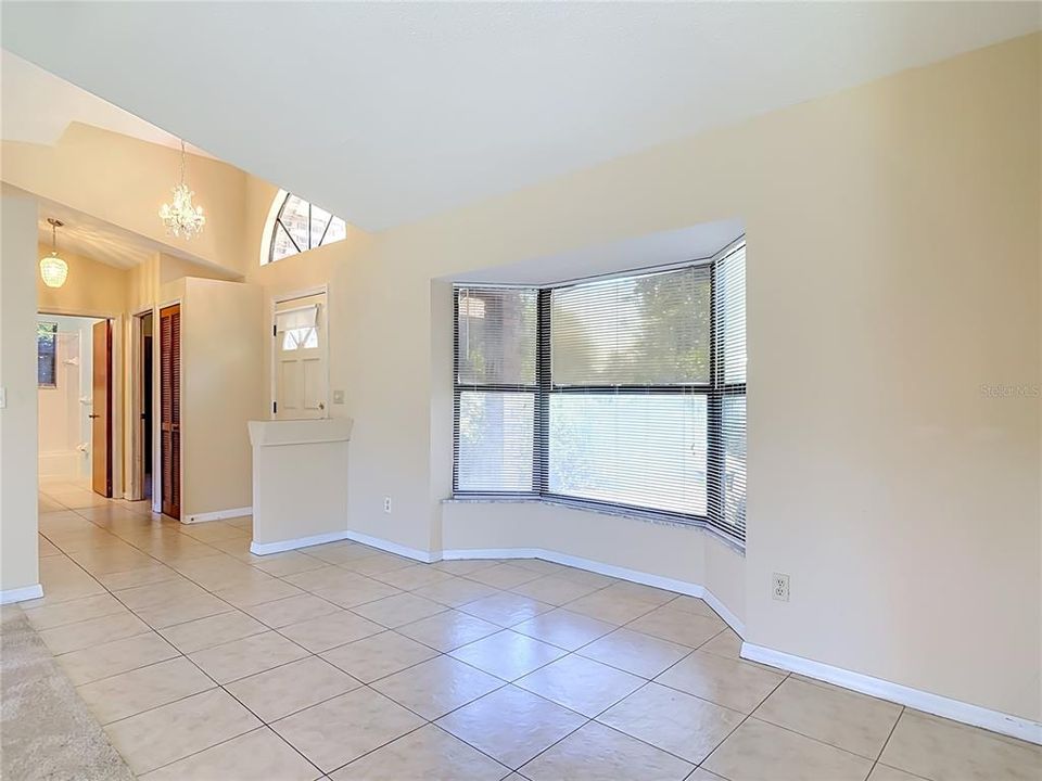 Activo con contrato: $229,000 (2 camas, 2 baños, 1239 Pies cuadrados)