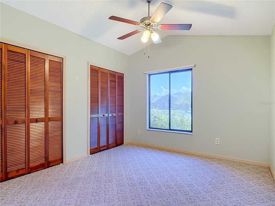 Activo con contrato: $229,000 (2 camas, 2 baños, 1239 Pies cuadrados)