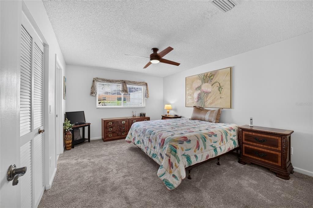 For Sale: $134,850 (2 beds, 2 baths, 1150 Square Feet)