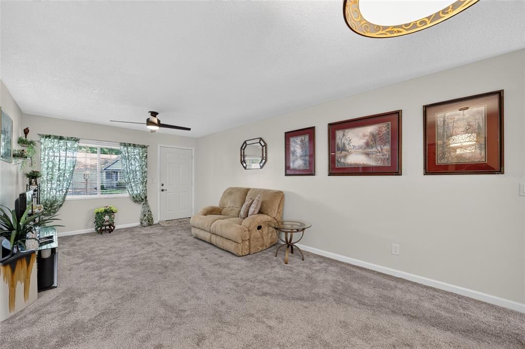 For Sale: $134,850 (2 beds, 2 baths, 1150 Square Feet)