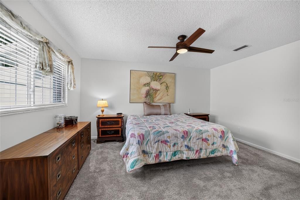 For Sale: $134,850 (2 beds, 2 baths, 1150 Square Feet)