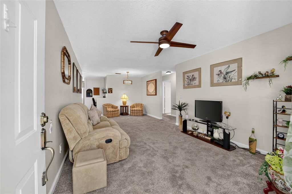 For Sale: $134,850 (2 beds, 2 baths, 1150 Square Feet)