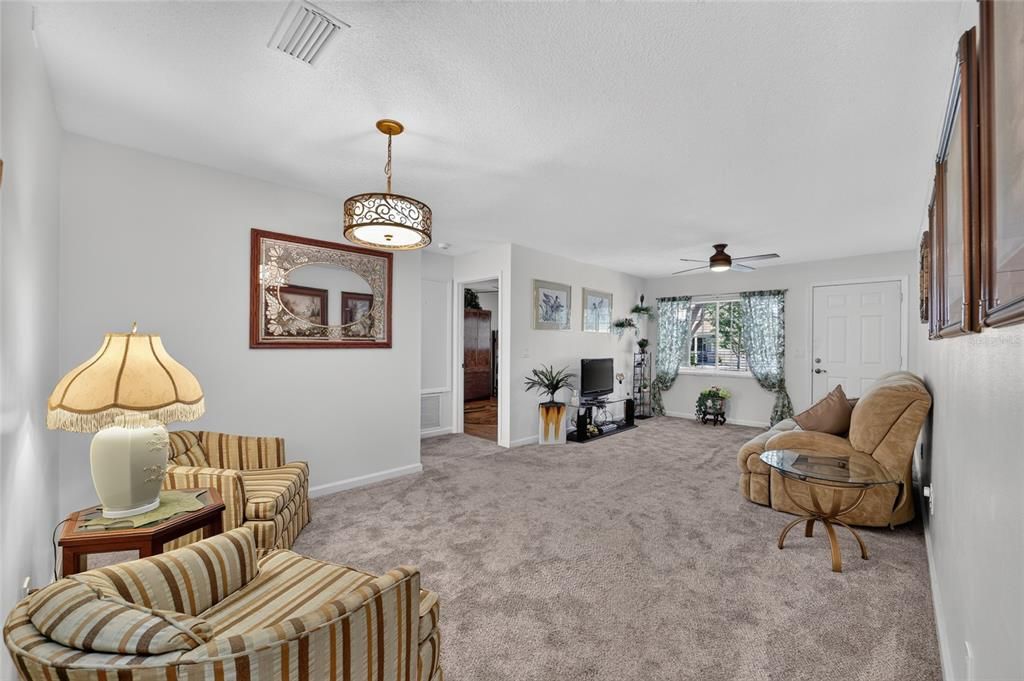 For Sale: $134,850 (2 beds, 2 baths, 1150 Square Feet)