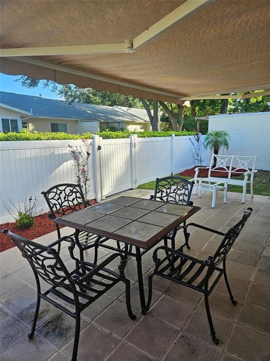 For Sale: $134,850 (2 beds, 2 baths, 1150 Square Feet)