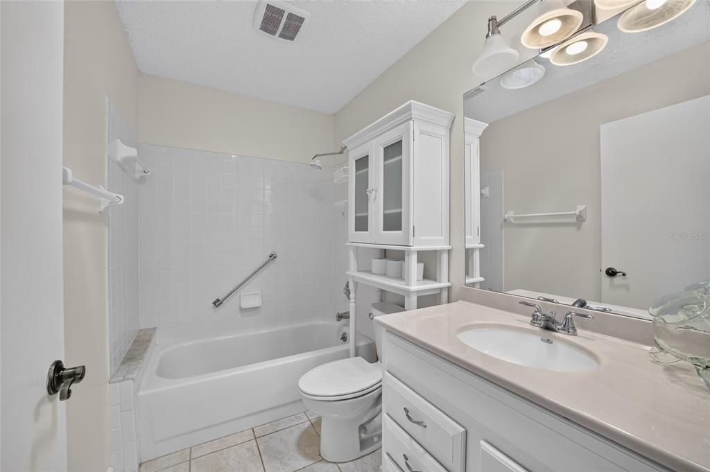 For Sale: $134,850 (2 beds, 2 baths, 1150 Square Feet)