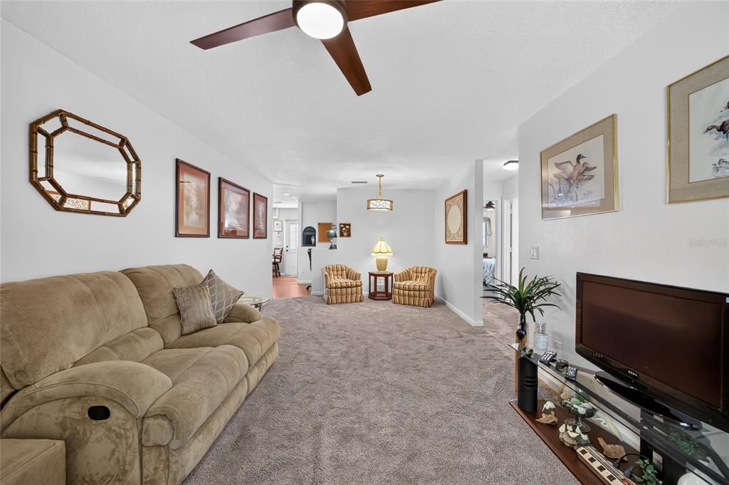For Sale: $134,850 (2 beds, 2 baths, 1150 Square Feet)