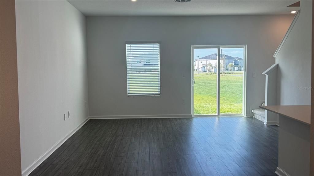 For Rent: $1,750 (3 beds, 2 baths, 1339 Square Feet)