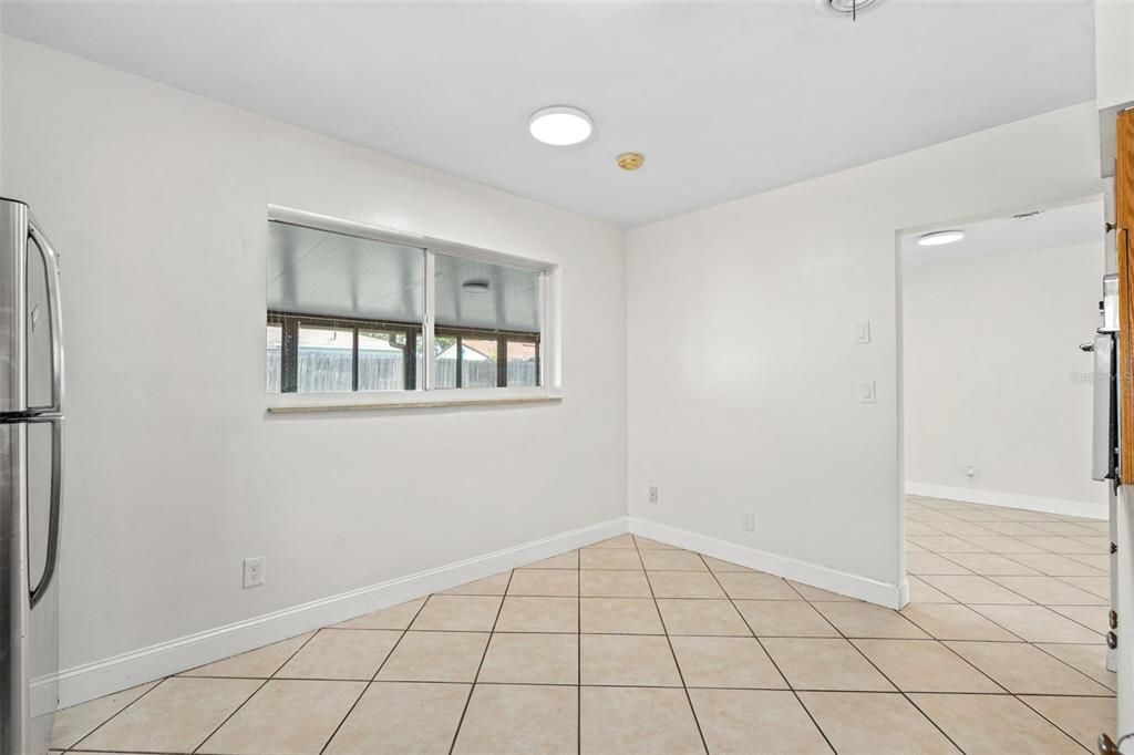 En Venta: $329,999 (3 camas, 2 baños, 1301 Pies cuadrados)