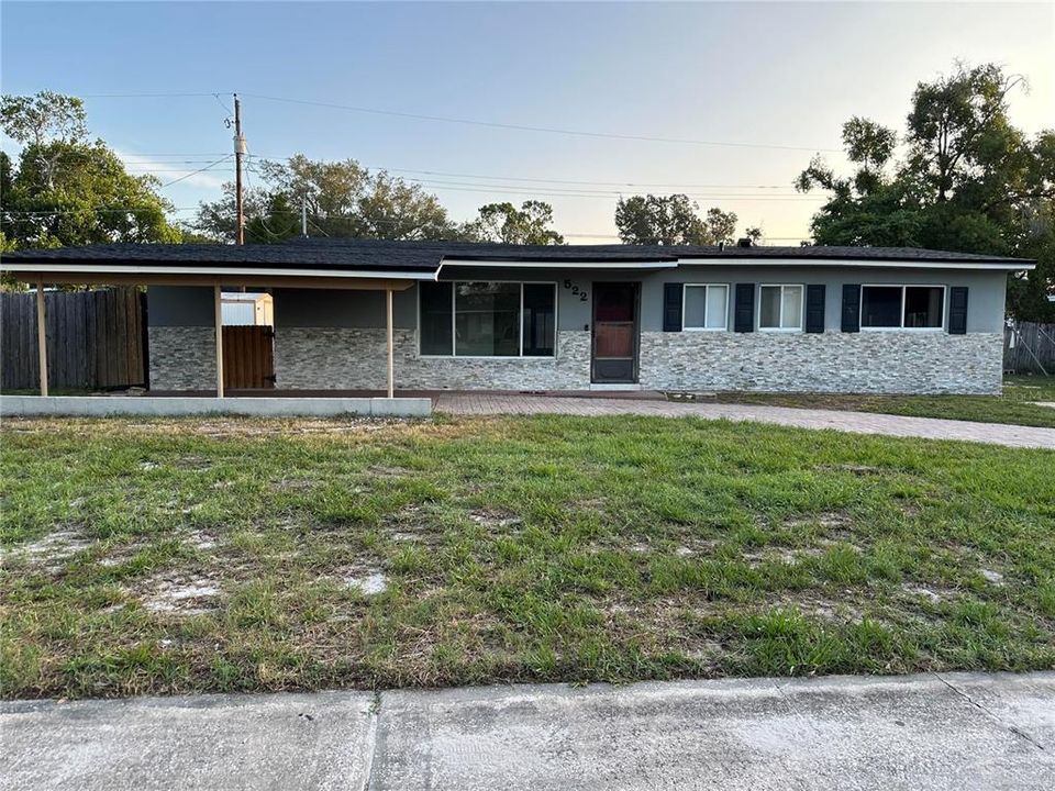 En Venta: $329,999 (3 camas, 2 baños, 1301 Pies cuadrados)