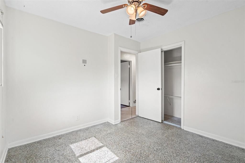 En Venta: $329,999 (3 camas, 2 baños, 1301 Pies cuadrados)