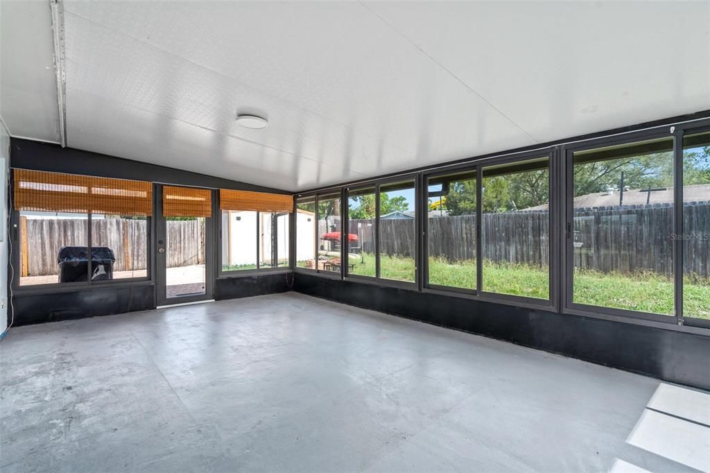 En Venta: $329,999 (3 camas, 2 baños, 1301 Pies cuadrados)