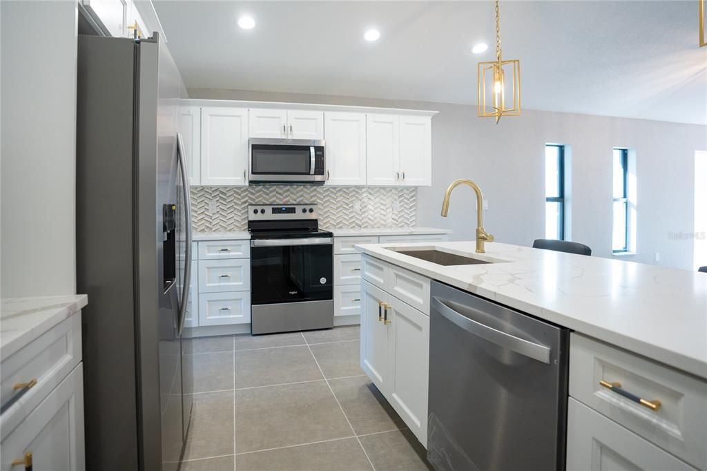 En Venta: $384,990 (3 camas, 2 baños, 1552 Pies cuadrados)
