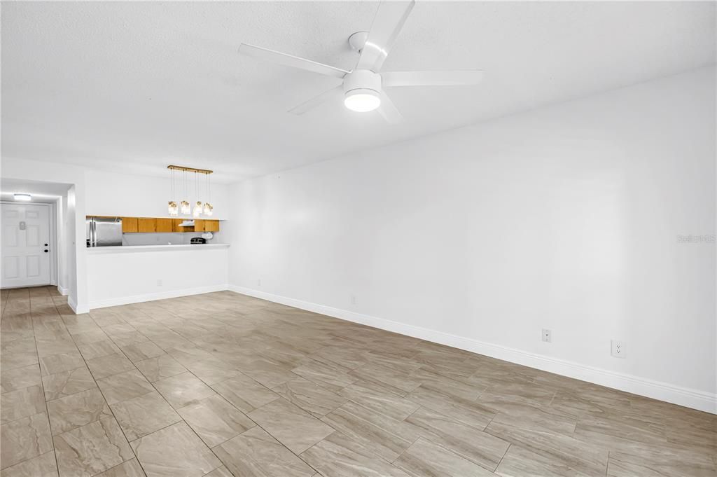 En Venta: $195,000 (2 camas, 2 baños, 980 Pies cuadrados)