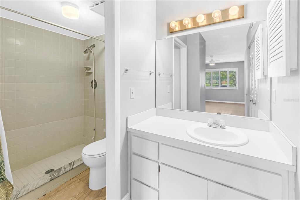 En Venta: $195,000 (2 camas, 2 baños, 980 Pies cuadrados)