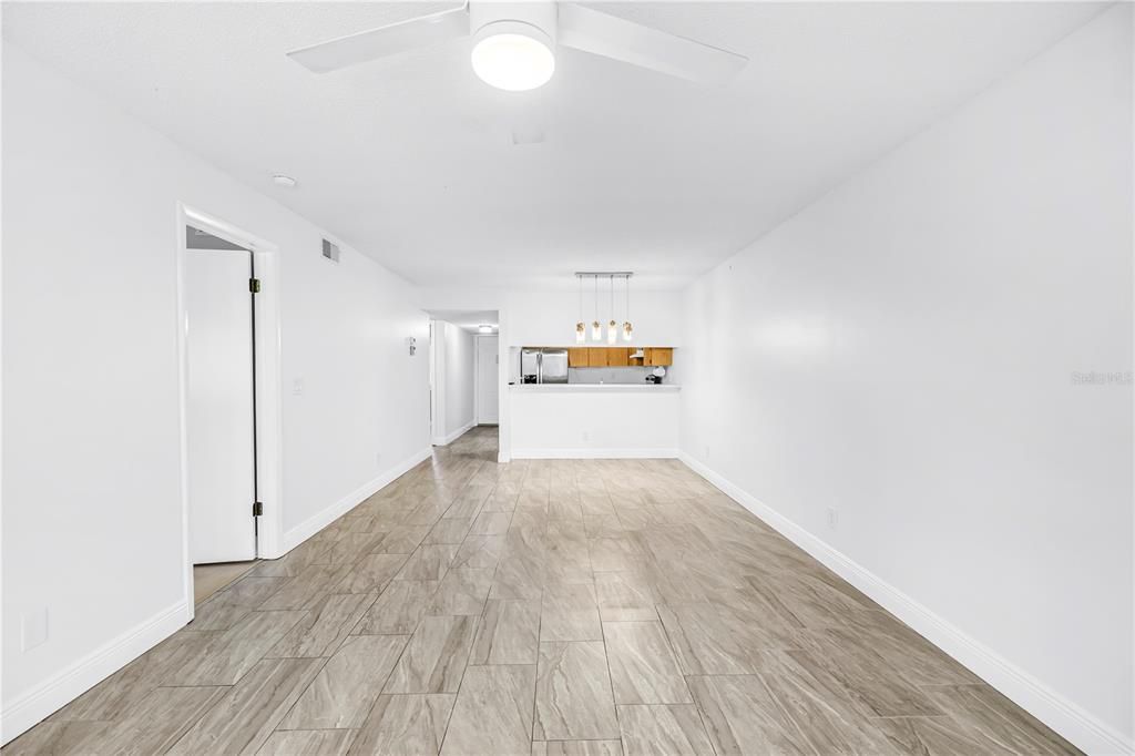 En Venta: $195,000 (2 camas, 2 baños, 980 Pies cuadrados)