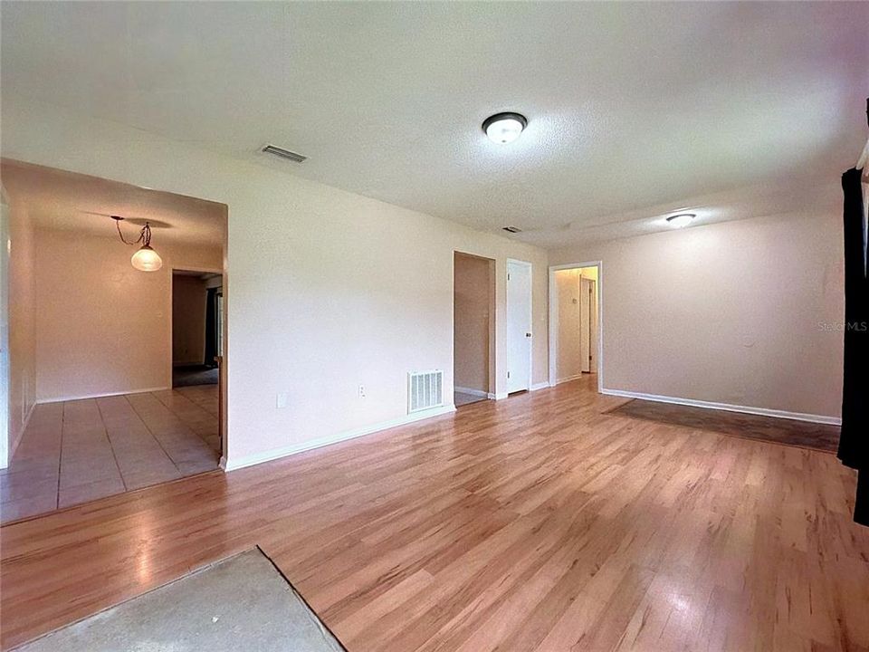 For Sale: $269,000 (4 beds, 2 baths, 1754 Square Feet)