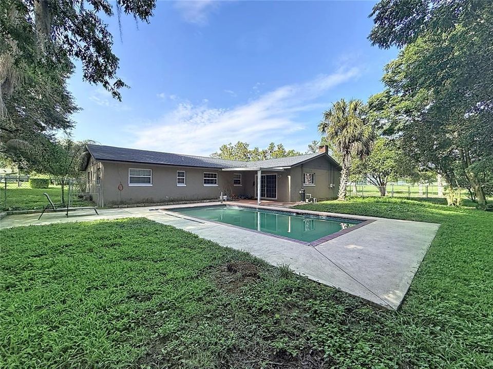 For Sale: $269,000 (4 beds, 2 baths, 1754 Square Feet)