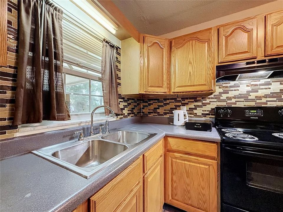 For Sale: $269,000 (4 beds, 2 baths, 1754 Square Feet)