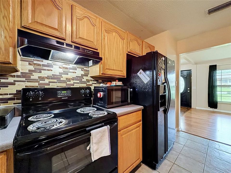 For Sale: $269,000 (4 beds, 2 baths, 1754 Square Feet)