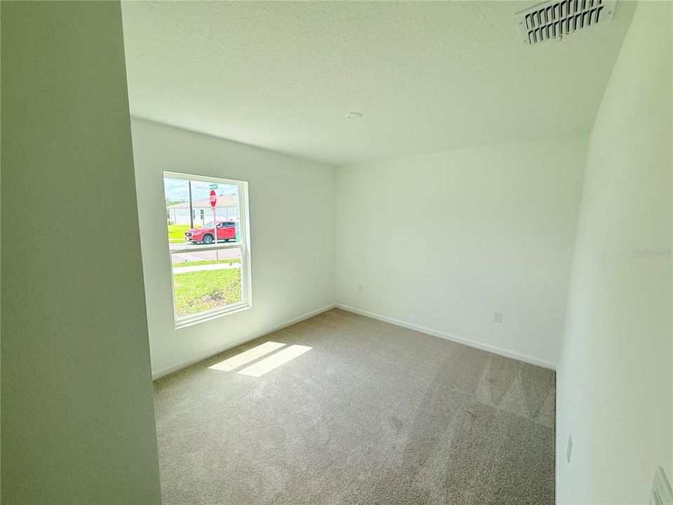 В аренду: $2,400 (4 спален, 2 ванн, 1824 Квадратных фут)