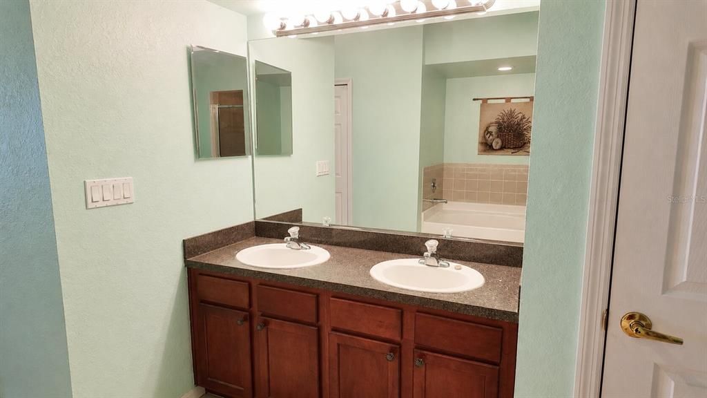 For Sale: $250,000 (3 beds, 2 baths, 1782 Square Feet)