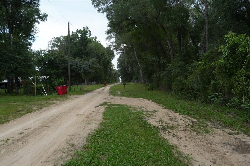 На продажу: $90,000 (2.33 acres)
