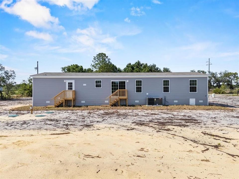 На продажу: $219,999 (4 спален, 2 ванн, 1813 Квадратных фут)