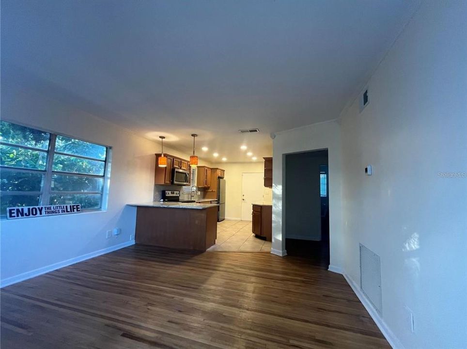 Active With Contract: $2,095 (2 beds, 2 baths, 1666 Square Feet)
