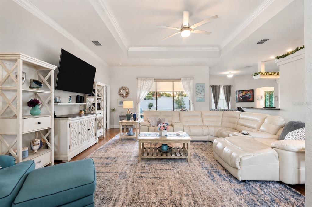 На продажу: $435,000 (3 спален, 2 ванн, 1960 Квадратных фут)