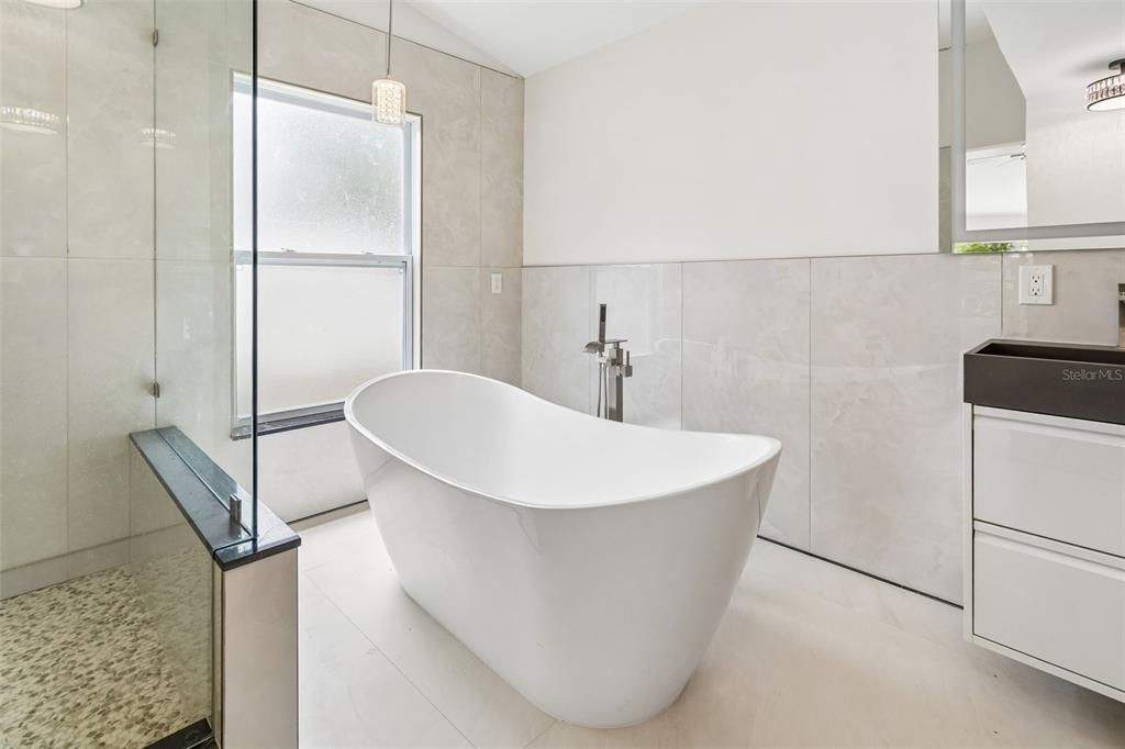 For Sale: $625,000 (3 beds, 2 baths, 2065 Square Feet)