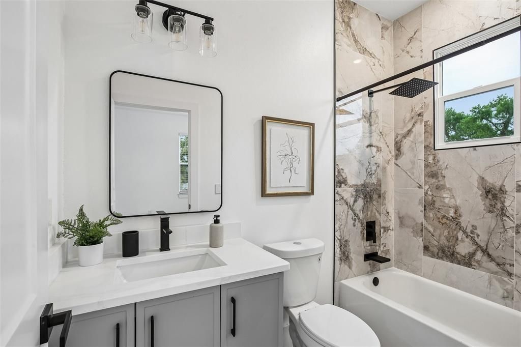 En Venta: $439,999 (3 camas, 3 baños, 1707 Pies cuadrados)