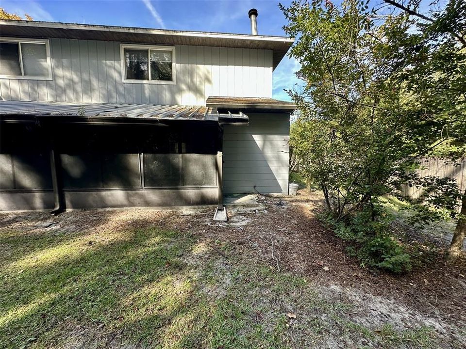 For Rent: $1,775 (4 beds, 2 baths, 1575 Square Feet)