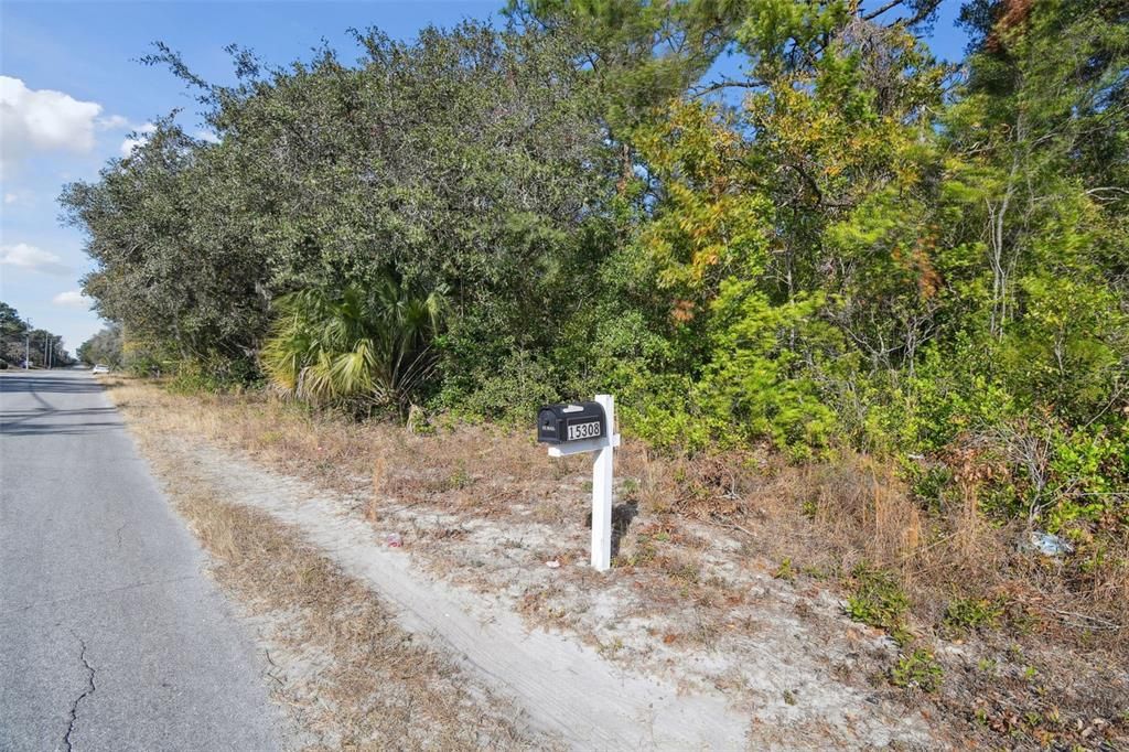 待售: $2,400,000 (80.00 acres)