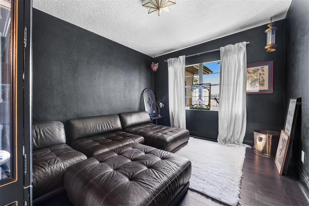 En Venta: $579,000 (3 camas, 2 baños, 1905 Pies cuadrados)