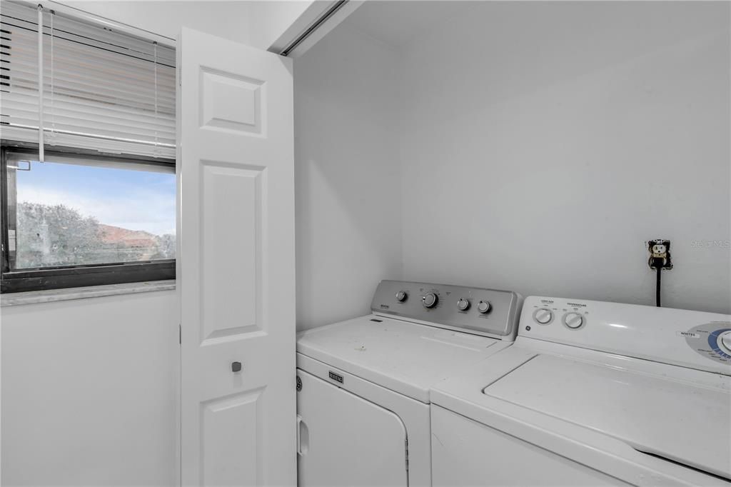 En Venta: $389,900 (2 camas, 2 baños, 1128 Pies cuadrados)