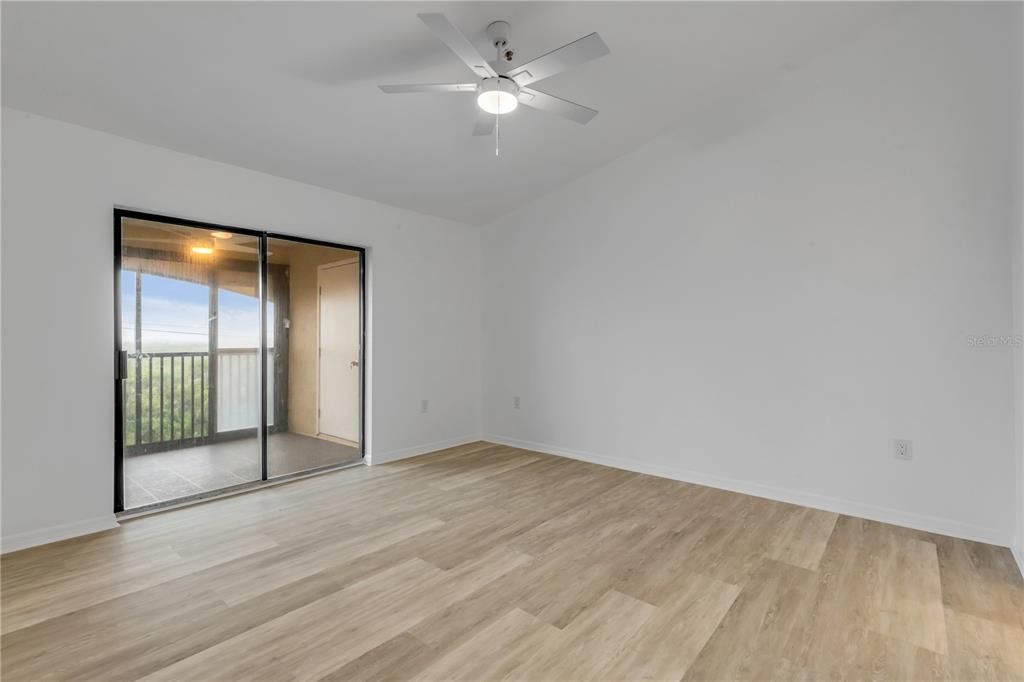 En Venta: $389,900 (2 camas, 2 baños, 1128 Pies cuadrados)