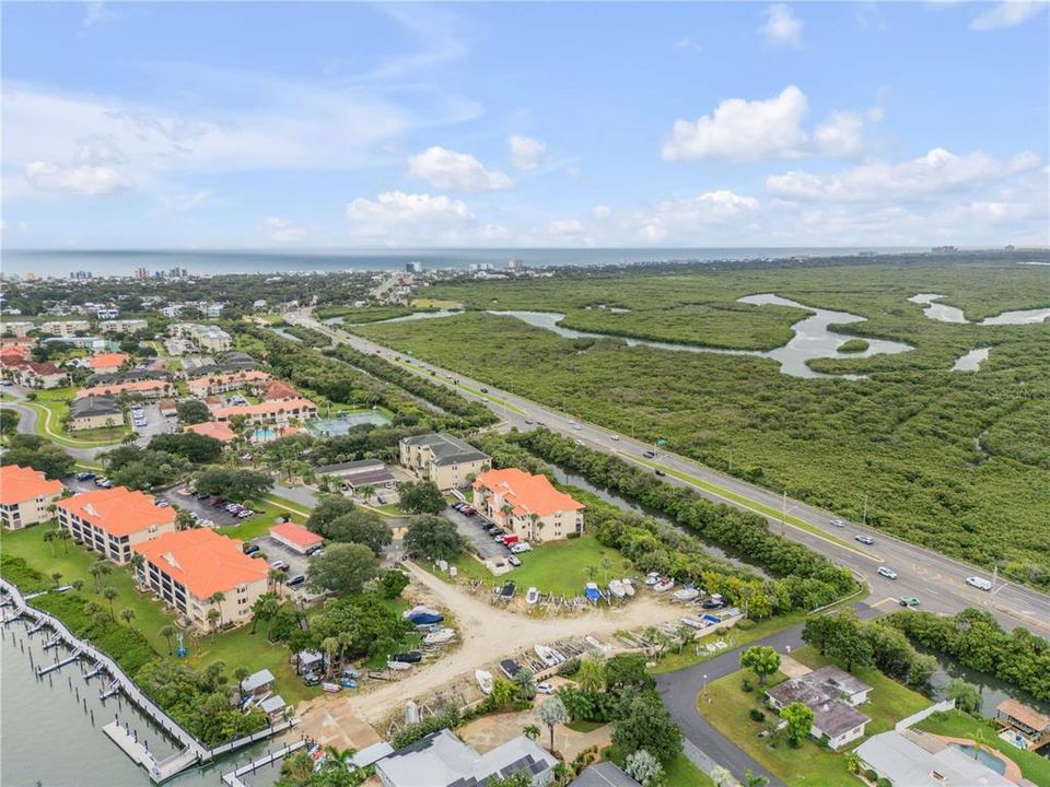 En Venta: $389,900 (2 camas, 2 baños, 1128 Pies cuadrados)