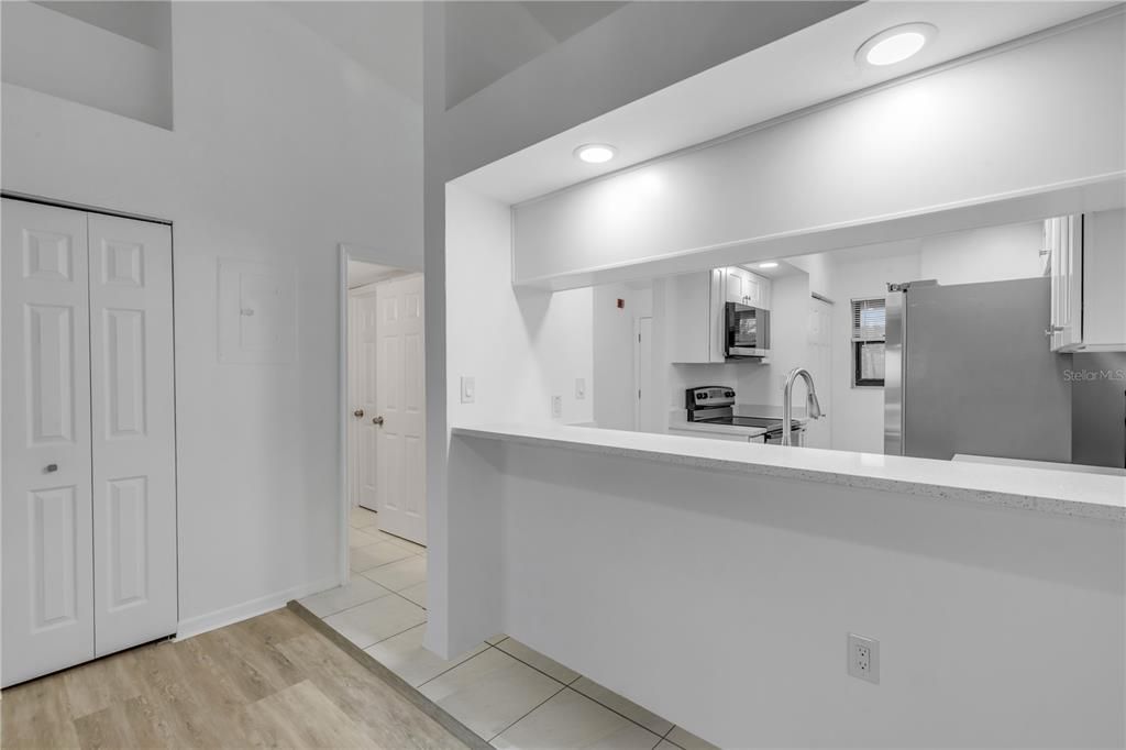 En Venta: $389,900 (2 camas, 2 baños, 1128 Pies cuadrados)
