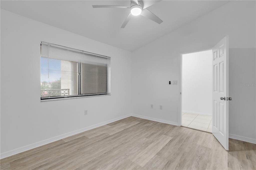 En Venta: $389,900 (2 camas, 2 baños, 1128 Pies cuadrados)