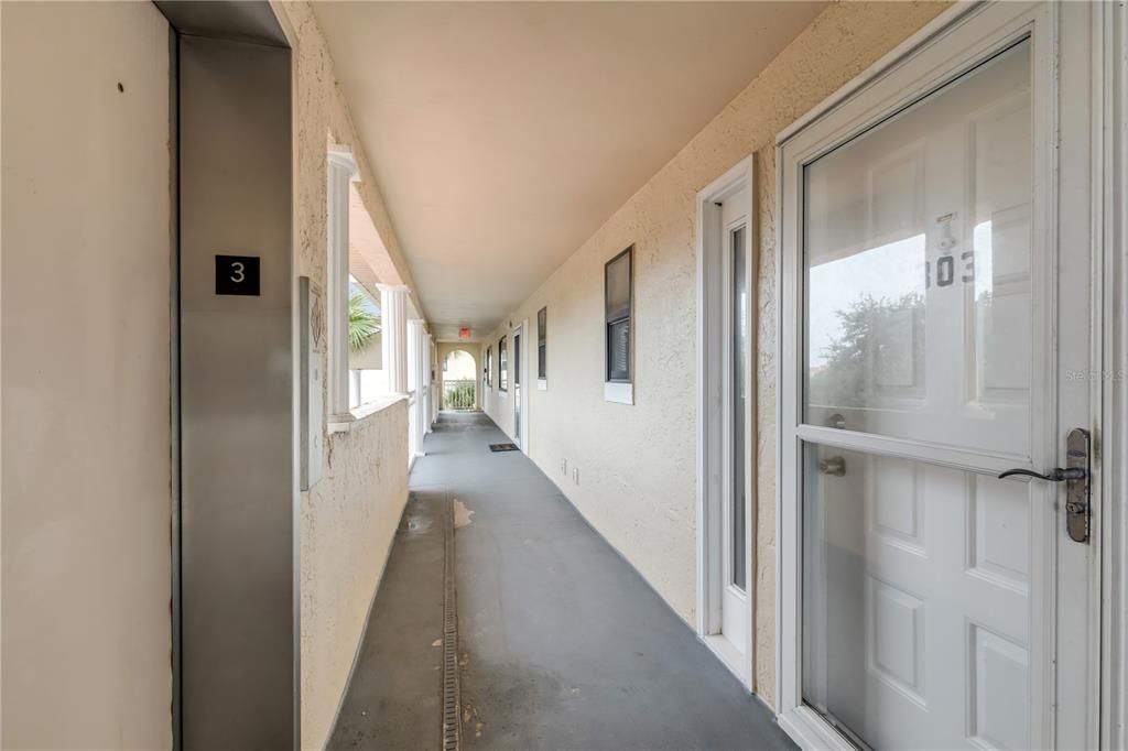 En Venta: $389,900 (2 camas, 2 baños, 1128 Pies cuadrados)