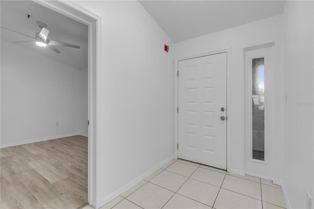 En Venta: $389,900 (2 camas, 2 baños, 1128 Pies cuadrados)
