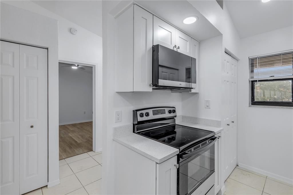 En Venta: $389,900 (2 camas, 2 baños, 1128 Pies cuadrados)