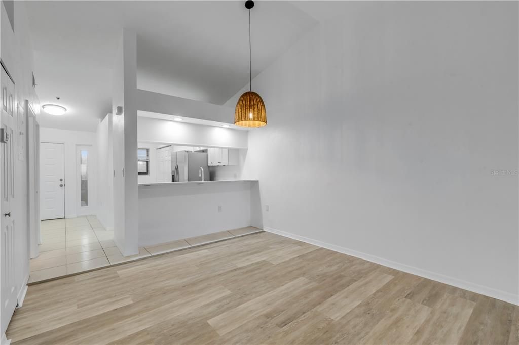 En Venta: $389,900 (2 camas, 2 baños, 1128 Pies cuadrados)