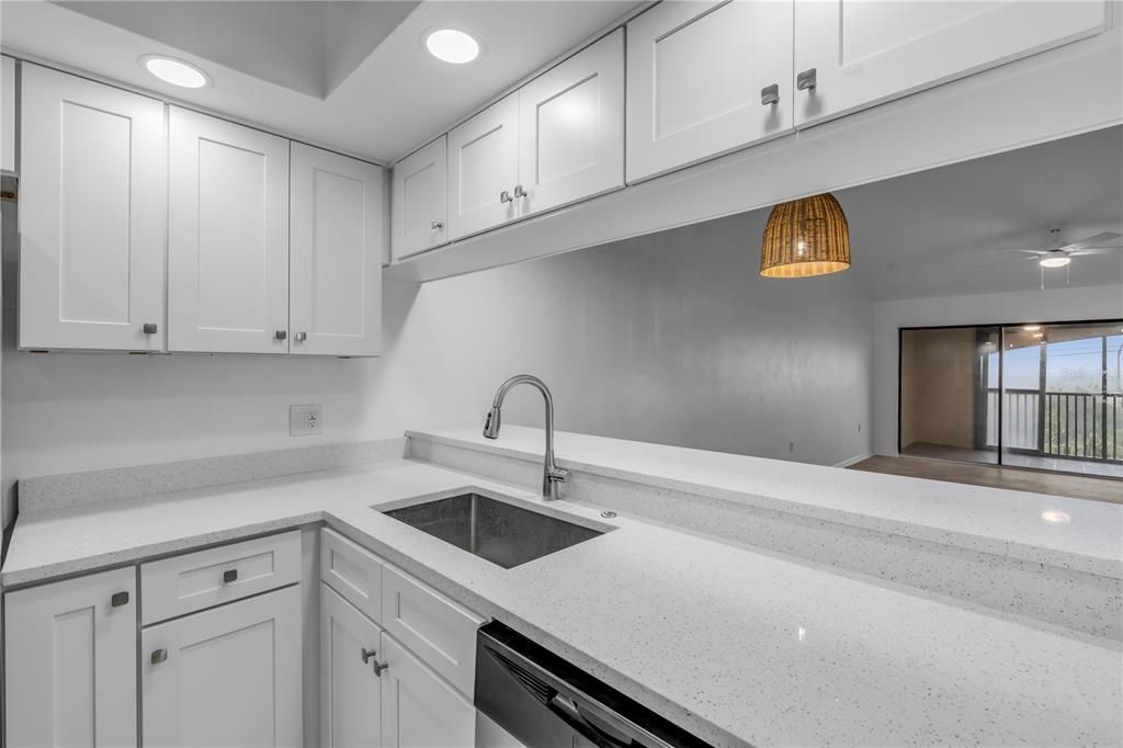 En Venta: $389,900 (2 camas, 2 baños, 1128 Pies cuadrados)