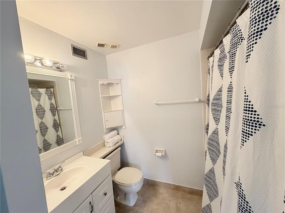 For Rent: $1,395 (1 beds, 1 baths, 675 Square Feet)