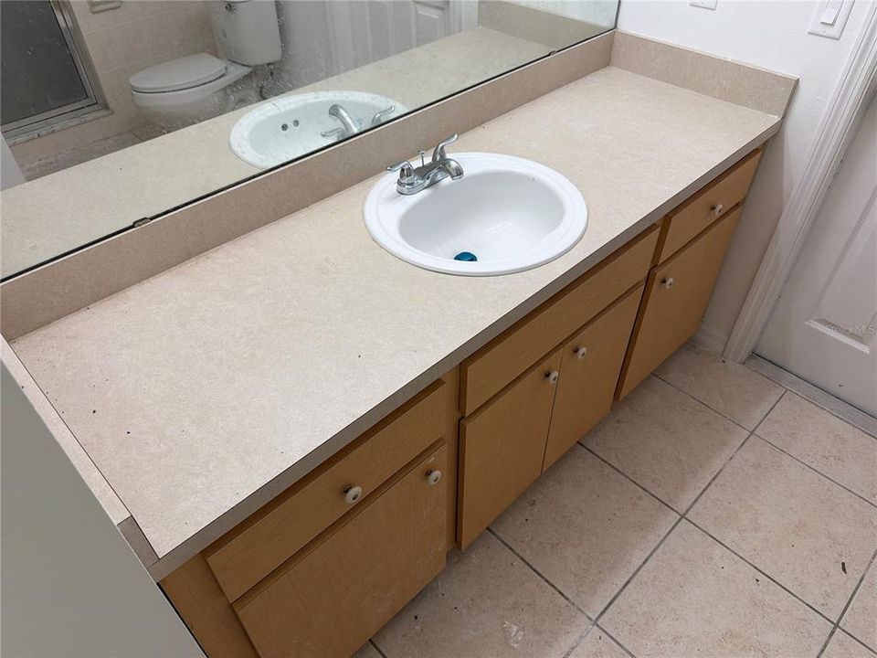 En Venta: $237,700 (3 camas, 2 baños, 1307 Pies cuadrados)
