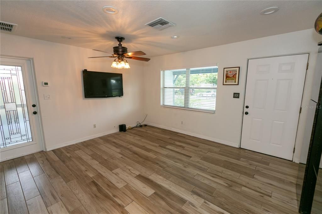 En Venta: $339,000 (3 camas, 2 baños, 1149 Pies cuadrados)