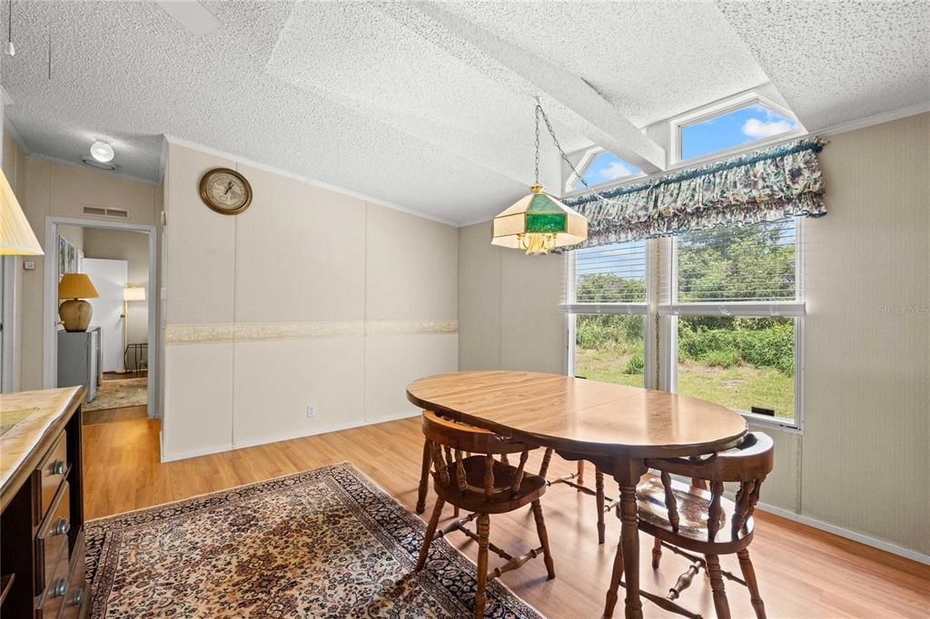На продажу: $295,000 (3 спален, 2 ванн, 1782 Квадратных фут)